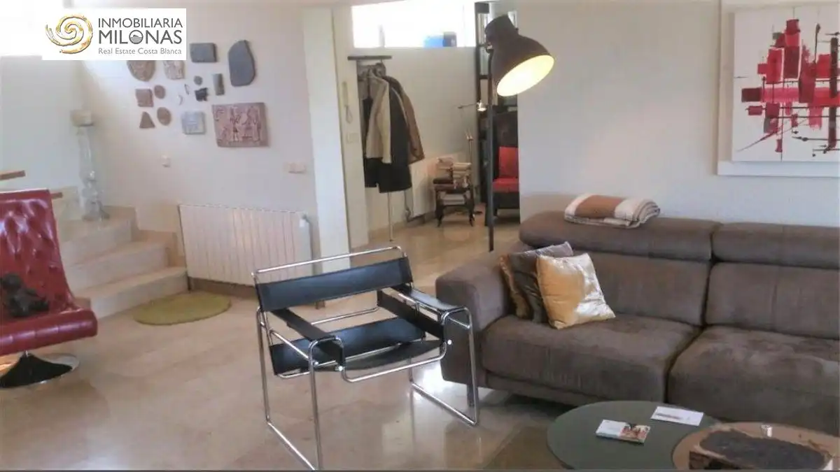 Sala d'estar de Casa o xalet en venda en Benidorm amb Aire condicionat, Calefacció i Jardí privat