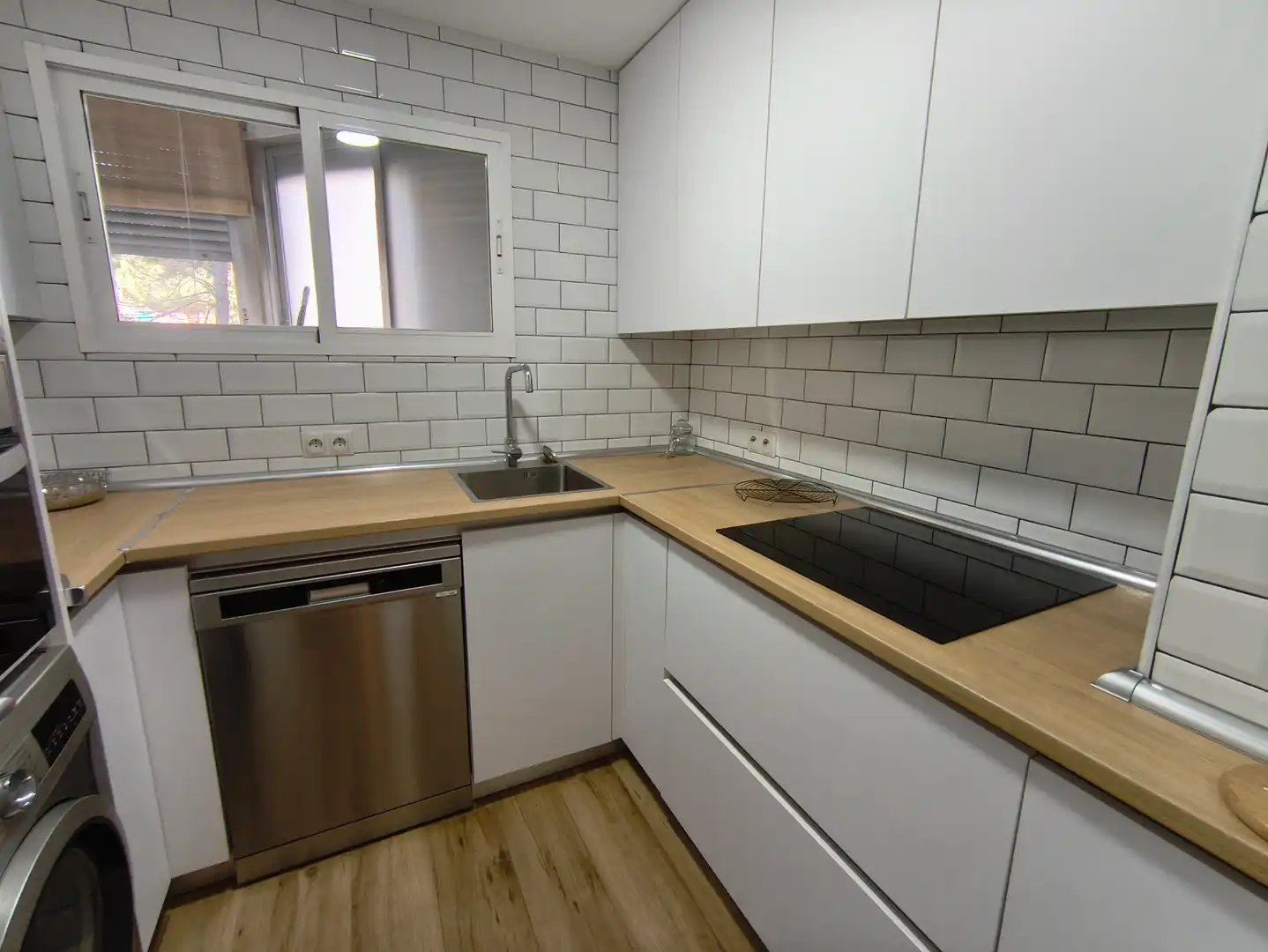 Cuina de Pis de lloguer en  Madrid Capital amb Aire condicionat, Calefacció i Moblat