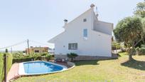 Vista exterior de Casa o xalet en venda en Castelldefels amb Aire condicionat, Calefacció i Jardí privat