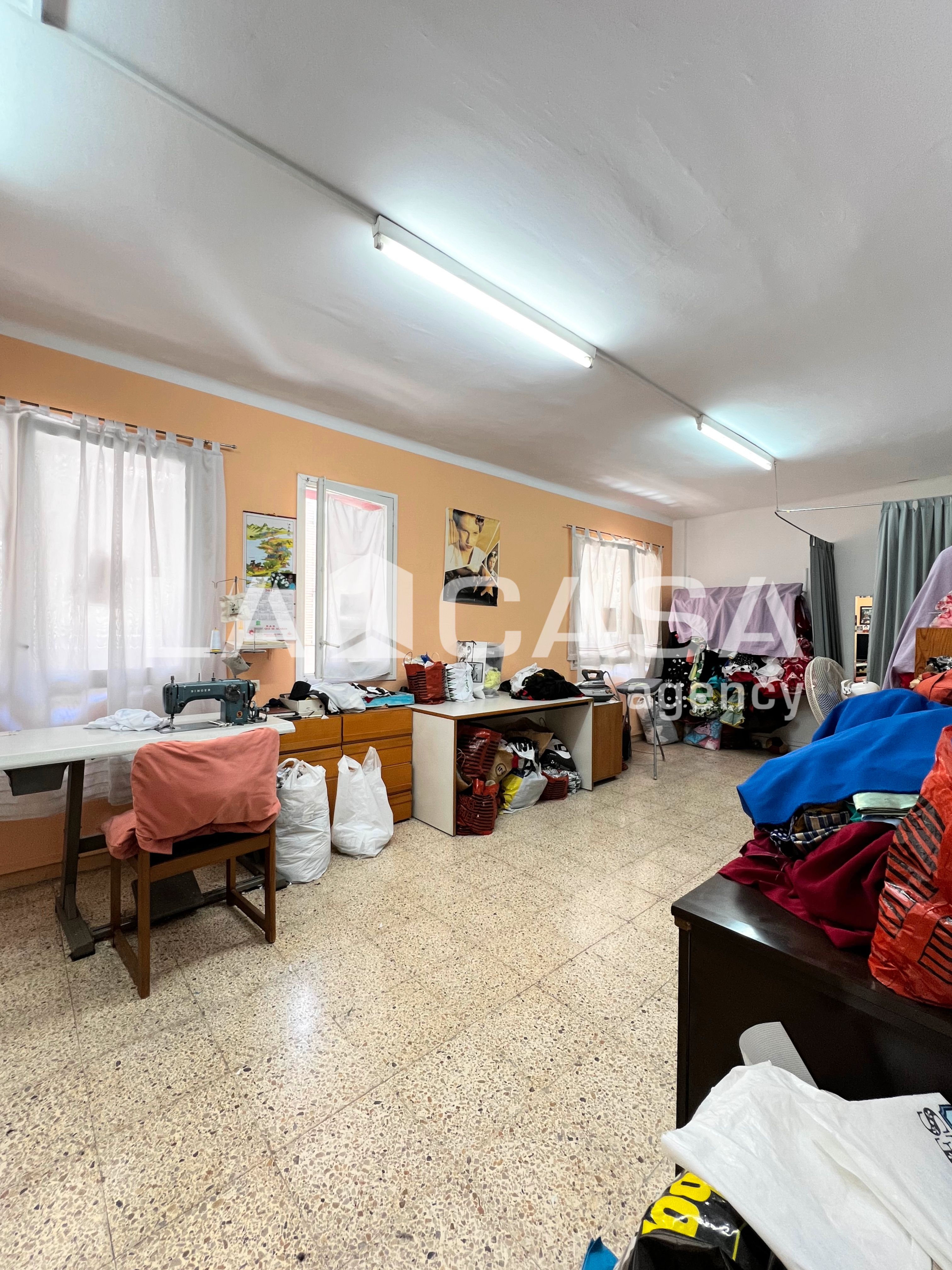 Premises for sale in Badalona