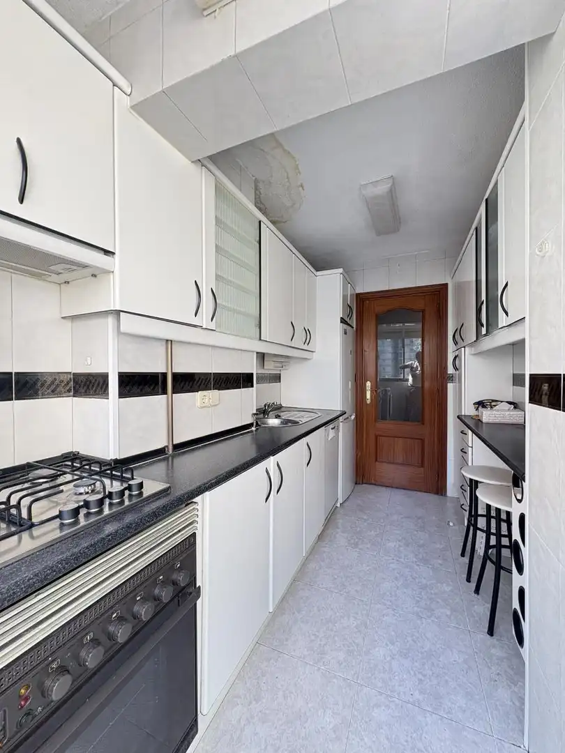 Küche von Wohnung zur Miete in Madrid mit Klimaanlage, Heizung und Parkett