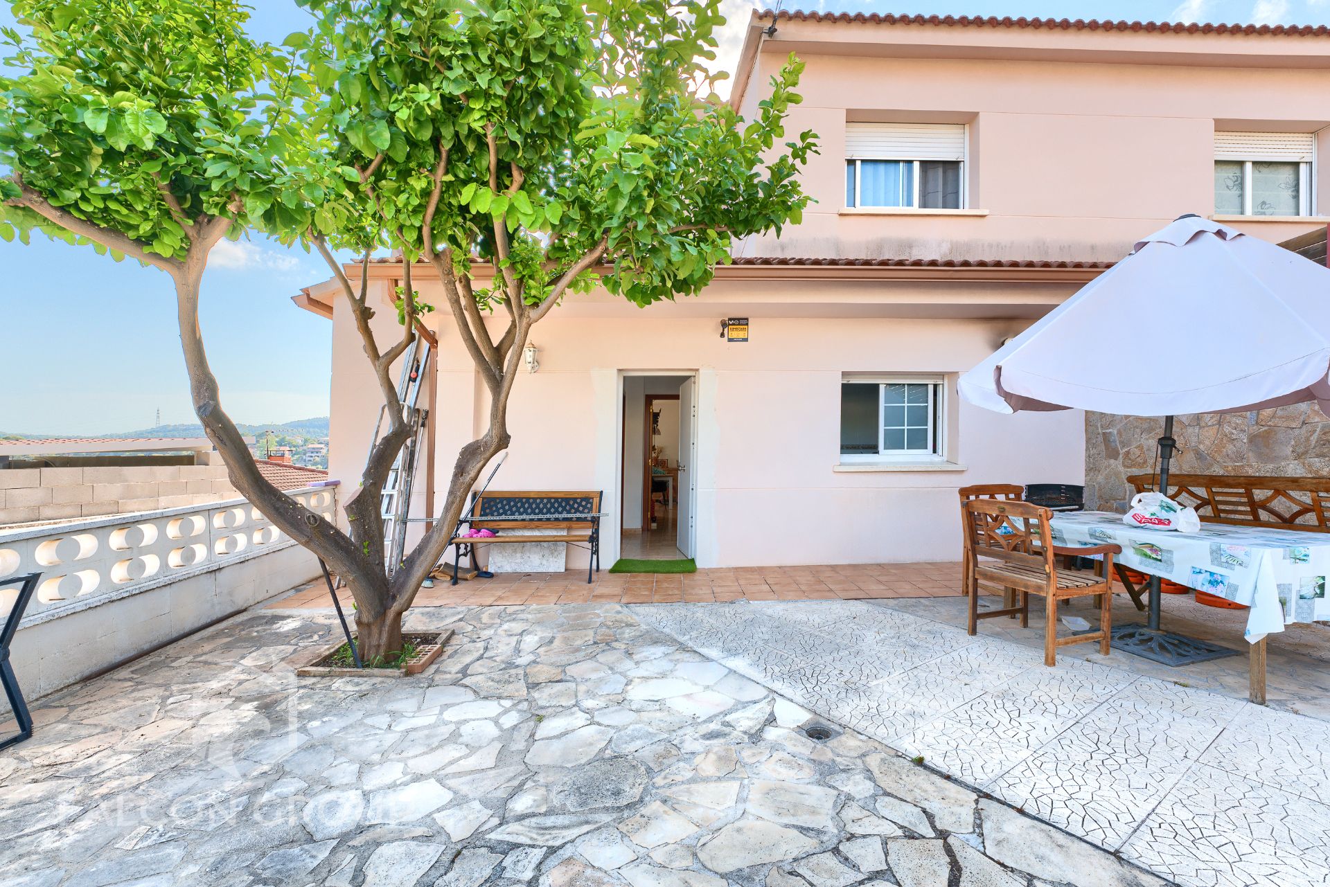 Exterior view of Single-family semi-detached for sale in Cubelles  with Terrace, Storage room and Furnished