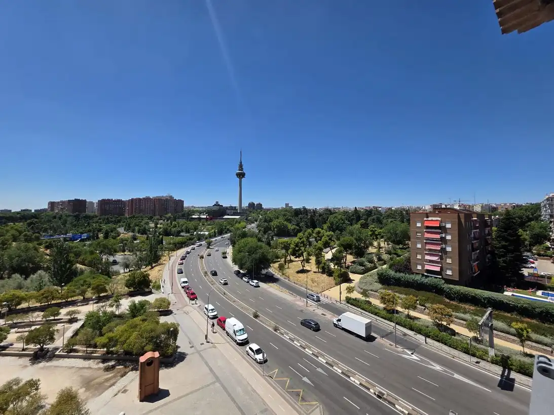 Vista exterior de Piso en venta en Madrid con Aire acondicionado, Calefacción y Terraza