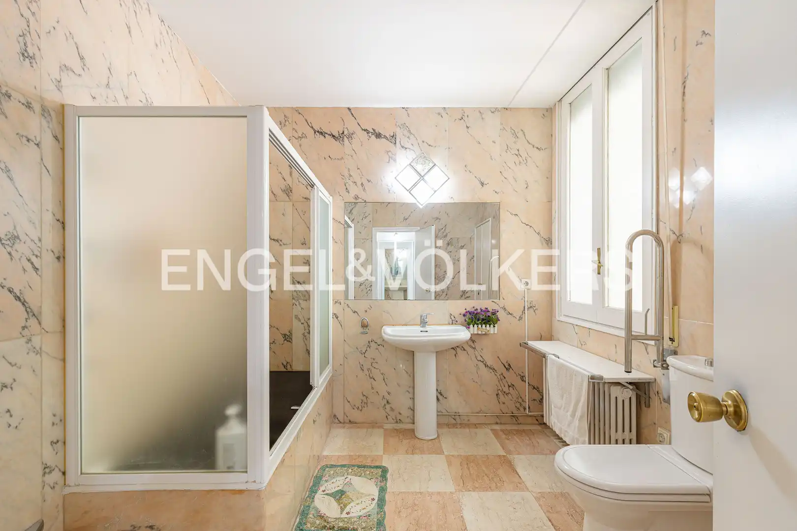 Bathroom of Houses for sale in San Lorenzo de El Escorial  with Heating, Private garden and Terrace