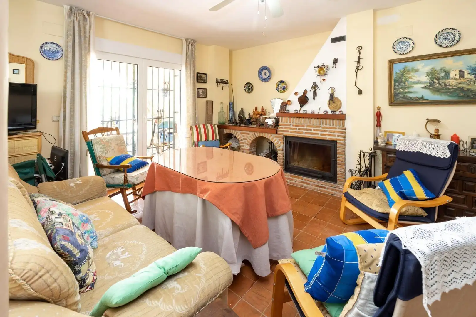 Living room of Houses for sale in Barrio de la Vega