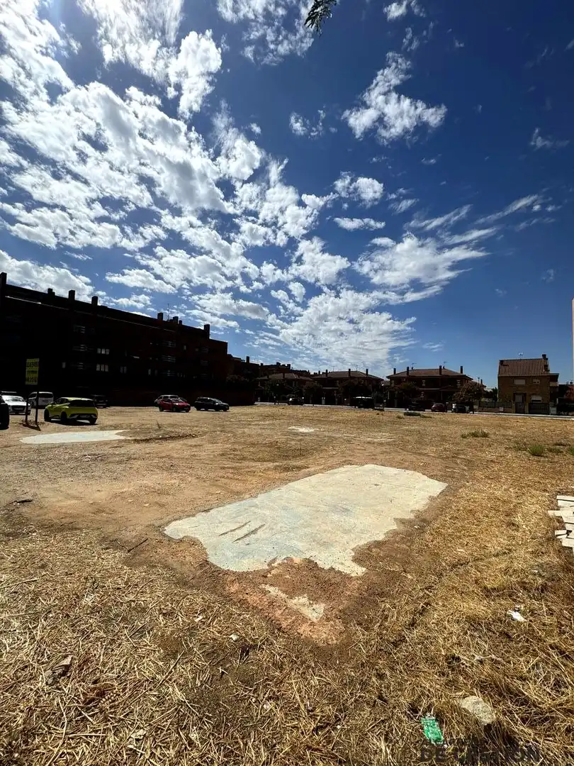 Lands and plots for sale in Calle Antonio Gala, imagen 4