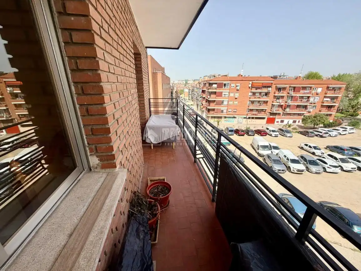 Terrassa de Pis en venda en Madrid amb Aire condicionat