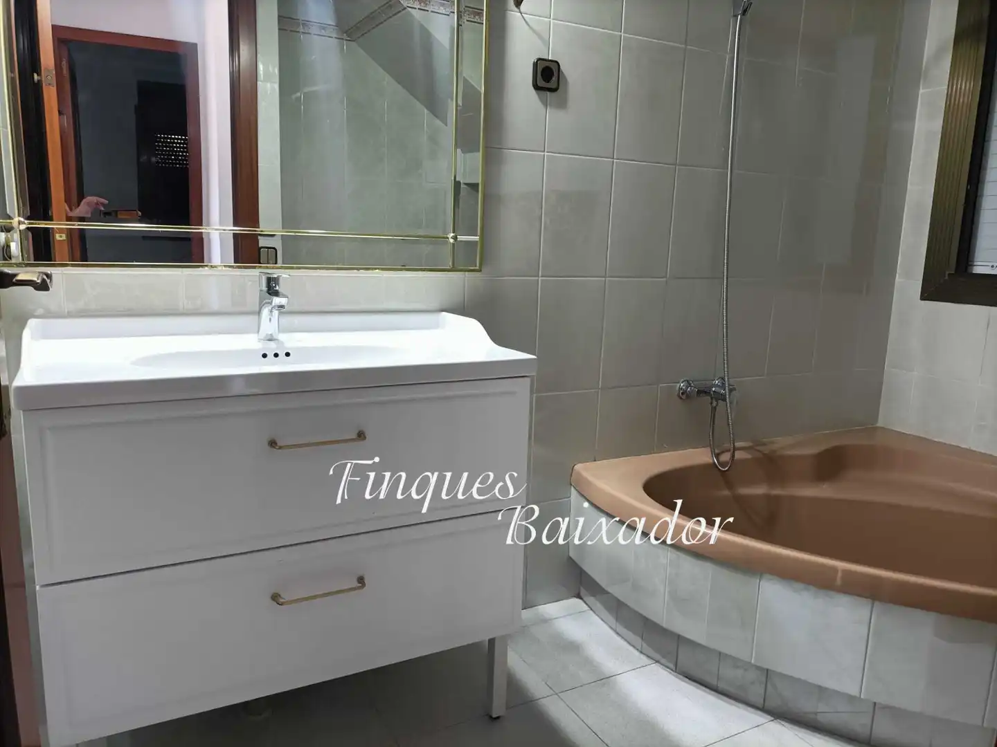 Baño de Casa adosada de alquiler en Castelldefels con Calefacción, Terraza y Amueblado