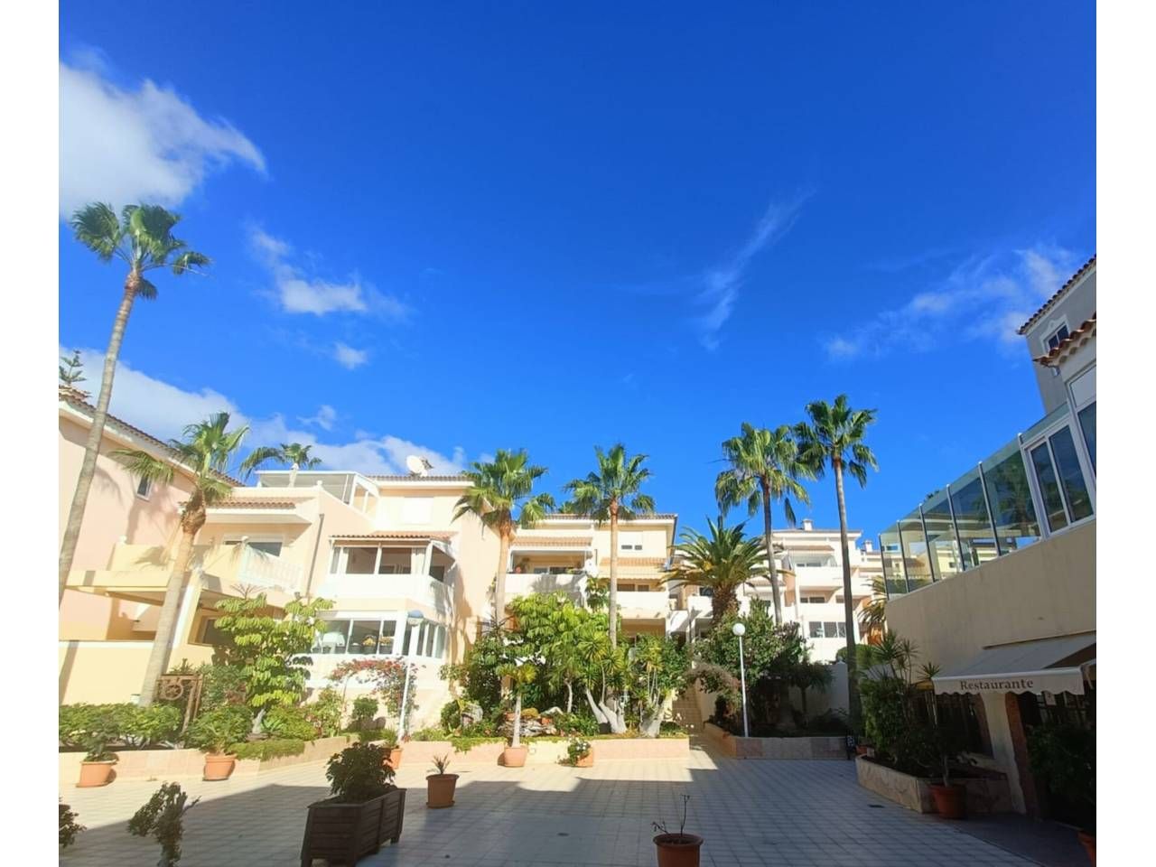 Vista exterior de Apartament en venda en Arona amb Terrassa, Moblat i Piscina comunitària