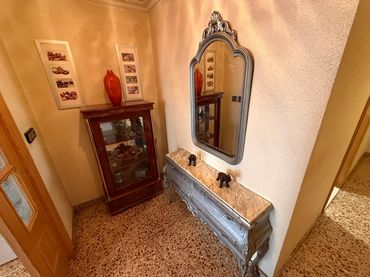 Casa con balcón en venta en Carrer de Llaurí