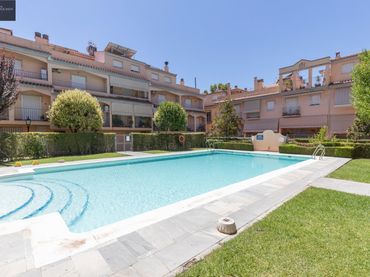 Casa amb balcó en venda a Calle Calle Iznájar