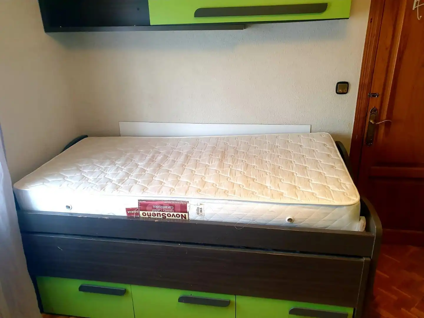 Habitación de Piso en venta en Ávila con Parquet y Amueblado