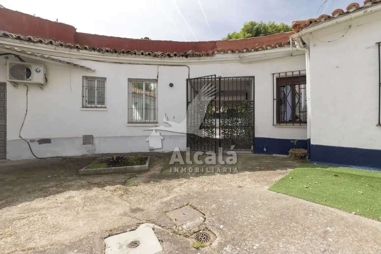 Außenansicht von Einfamilien-Reihenhaus zum Verkauf in Alcalá de Henares