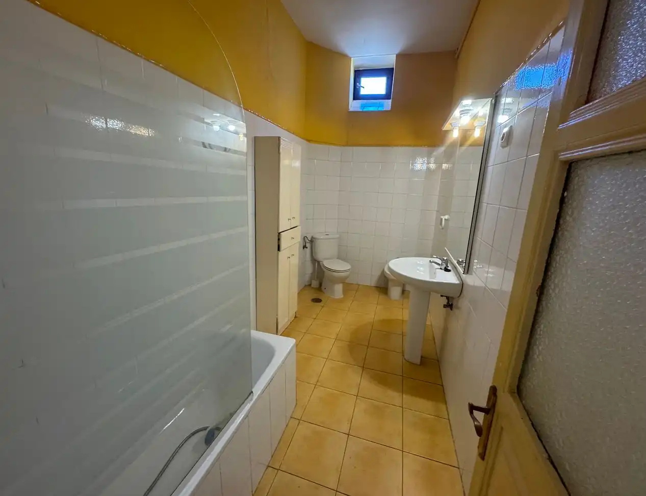 Baño de Piso en venta en Gijón  con Calefacción y Parquet