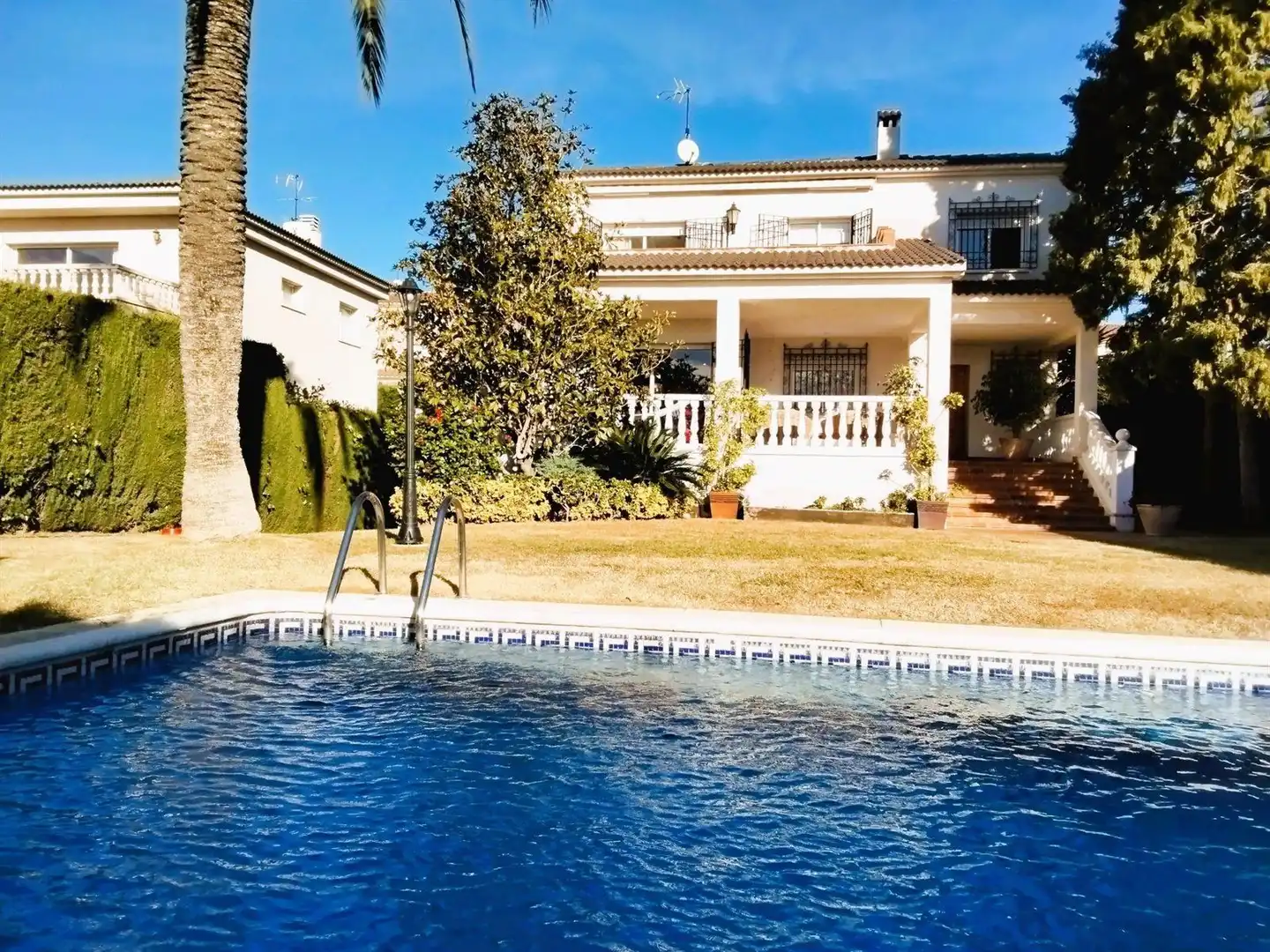 Villa avec piscine à vendre à HIPOCRATES 17