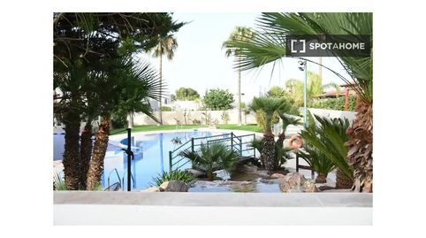 Foto 3 de Piso de alquiler en Riba-roja de Túria, Valencia