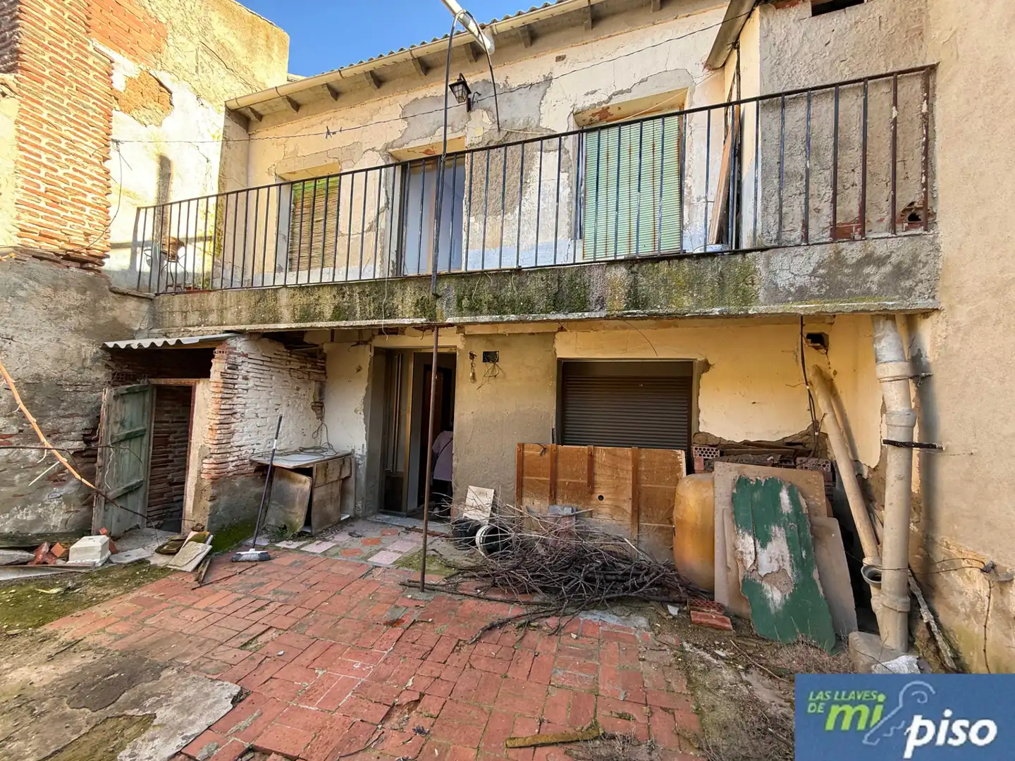 Vista exterior de Casa o chalet en venta en Nava del Rey con Calefacción, Jardín privado y Terraza