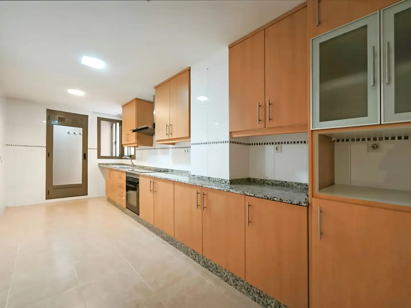 Kitchen of Flat for sale in Plaza Xúquer