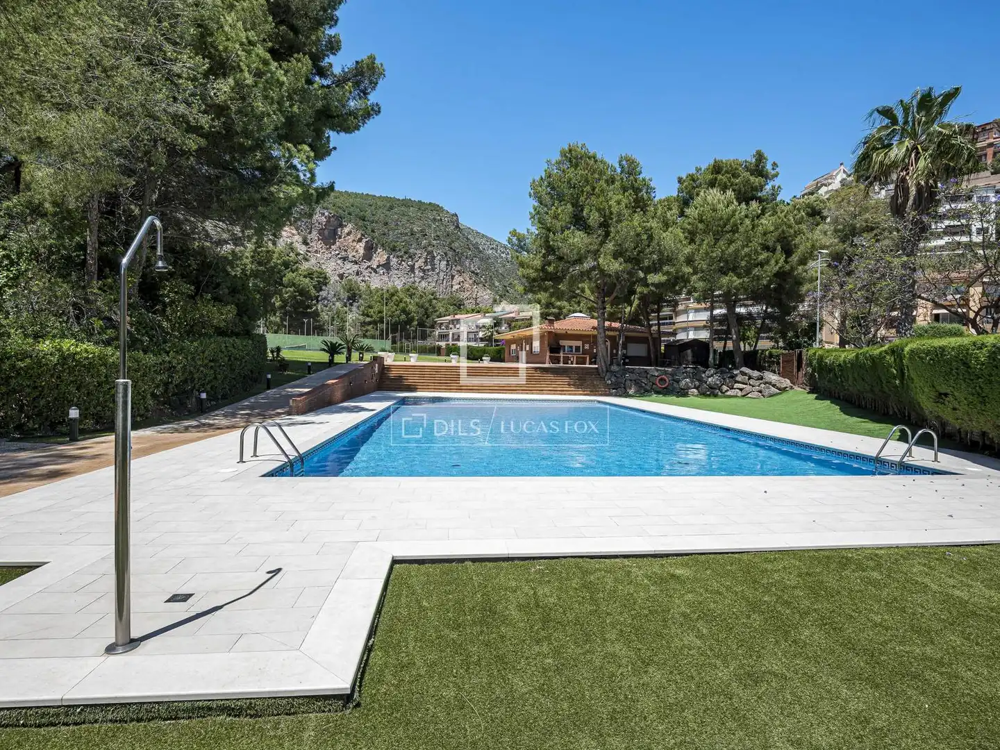 Swimming pool of Flat for sale in Sitges  with Air Conditioner, Heating and Private garden