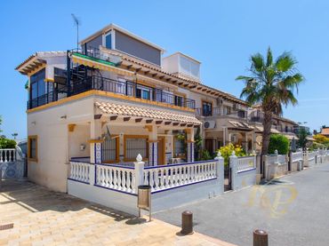 Bungalow mit Pool zum Verkauf in Calle Torre de Pisa