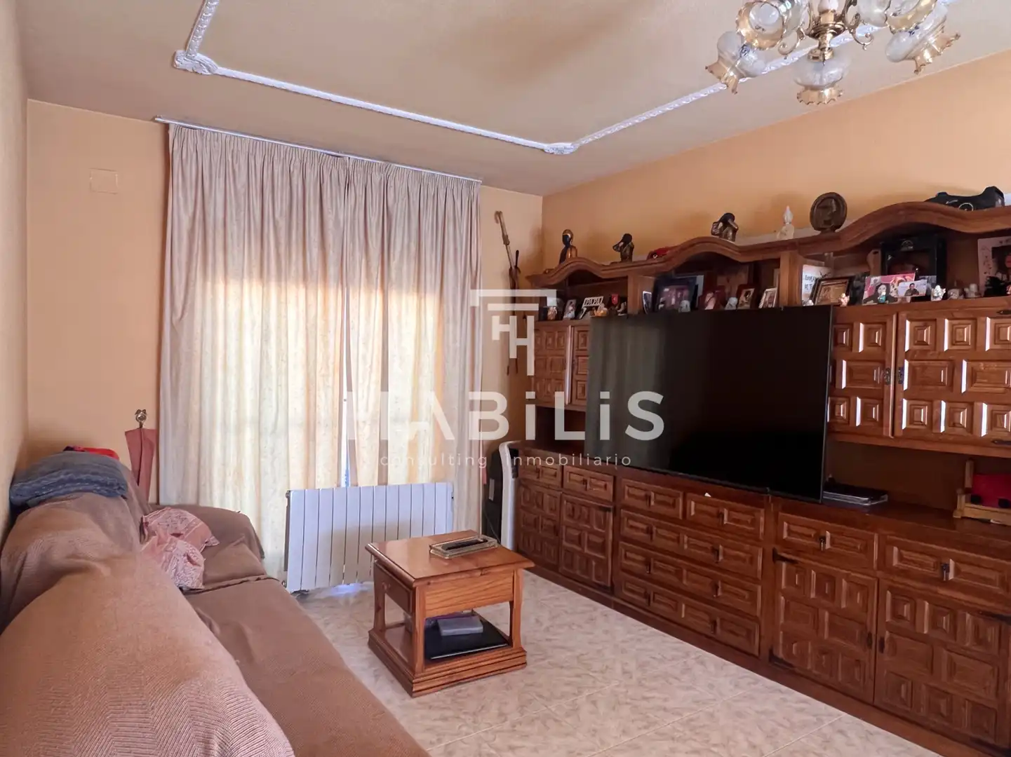 Sala d'estar de Casa o xalet en venda en Los Navalmorales amb Traster