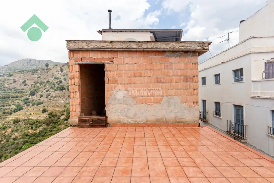 Vista exterior de Casa adosada en venda en Otívar amb Terrassa i Balcó