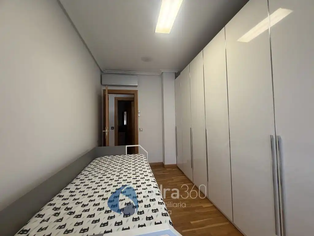Flat for rent in Estambrera, Cascajos - Piqueras