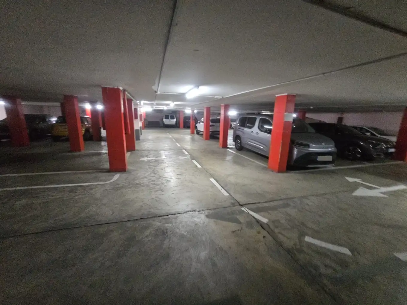 Parkplatz von Garage zur Miete in Terrassa mit Alarm