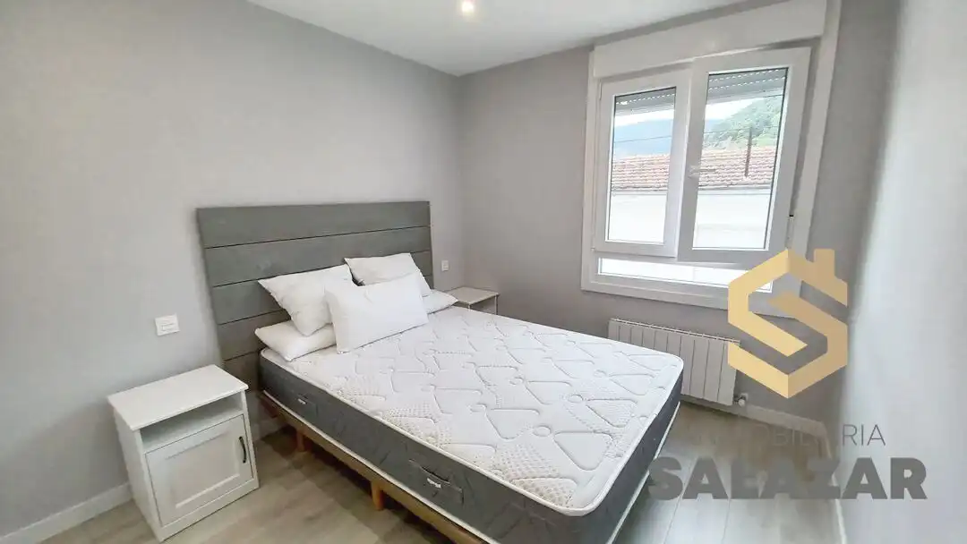 Bedroom of Flat for rent in Bilbao   with Heating