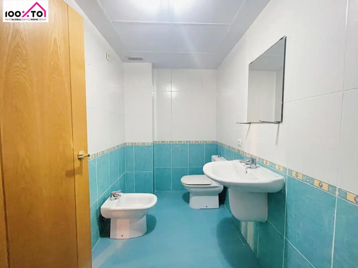 Baño de Piso en venta en Paterna con Trastero y Balcón