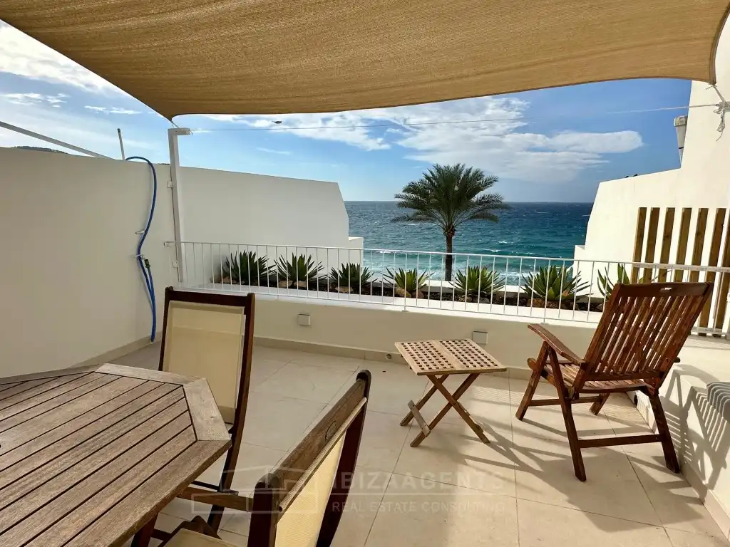 Terrassa de Apartament en venda en Sant Josep de sa Talaia amb Terrassa, Rentadora i TV