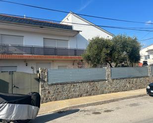 Exterior view of House or chalet for sale in Santa Eulàlia de Ronçana  with Air Conditioner, Terrace and Swimming Pool