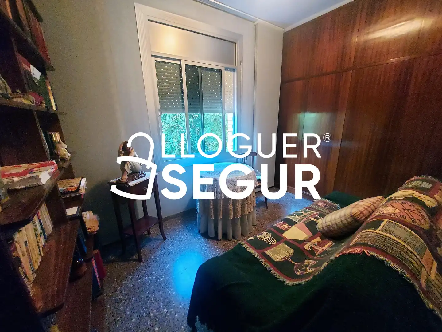 Dormitori de Pis de lloguer en Barcelona amb Aire condicionat, Calefacció i Terrassa
