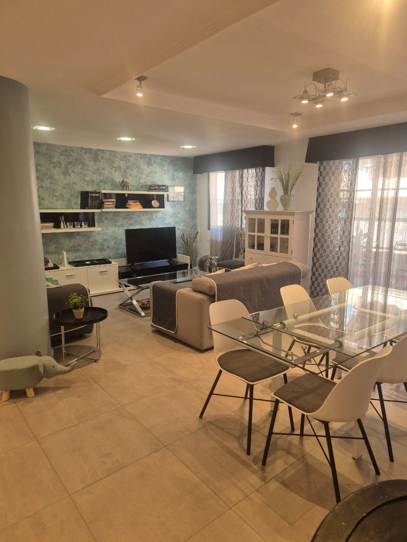 Living room of Duplex for sale in Rivas-Vaciamadrid  with Air Conditioner, Furnished and Oven