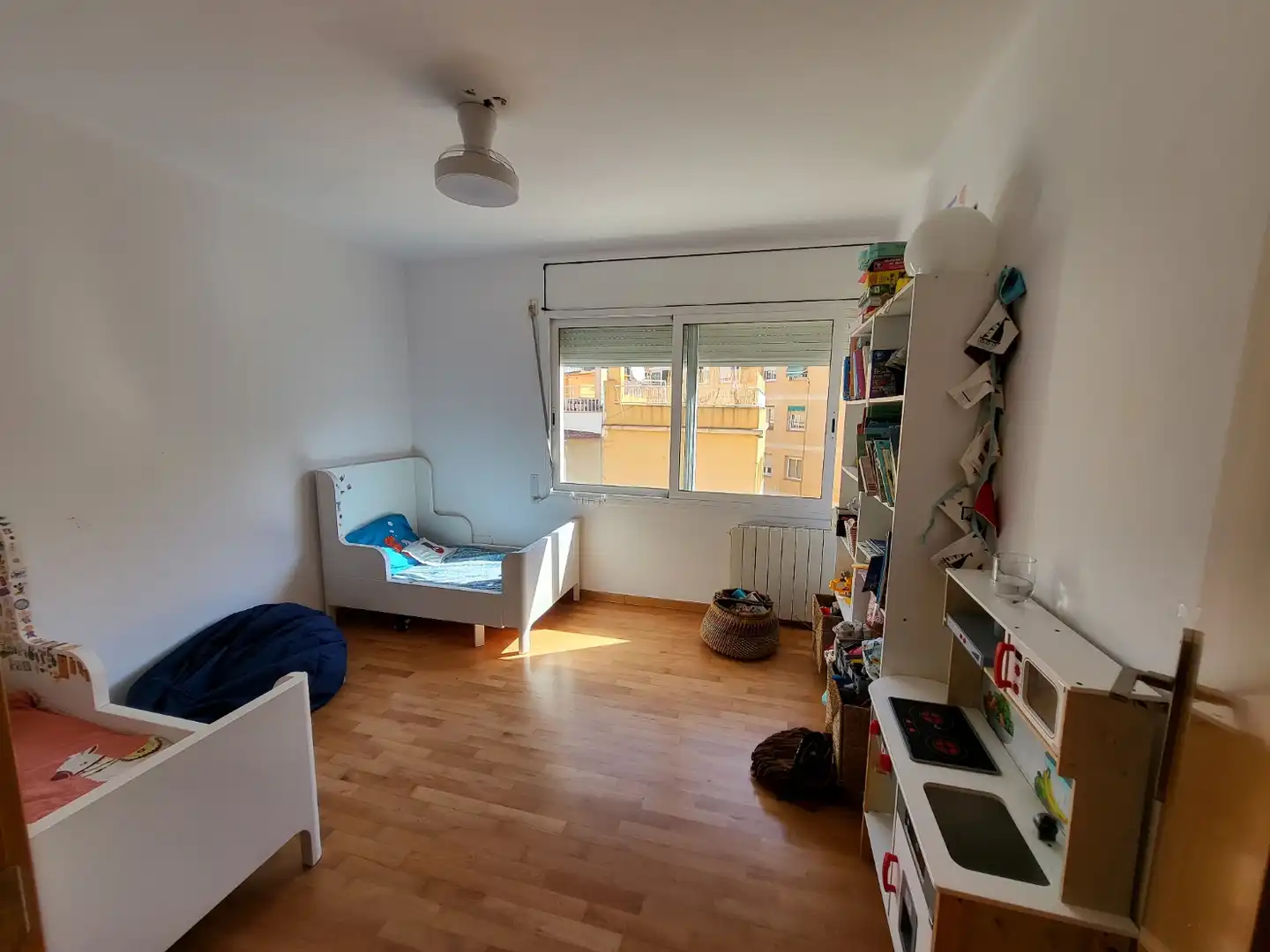 Habitación de Piso de alquiler en Castelldefels con Aire acondicionado, Calefacción y Parquet