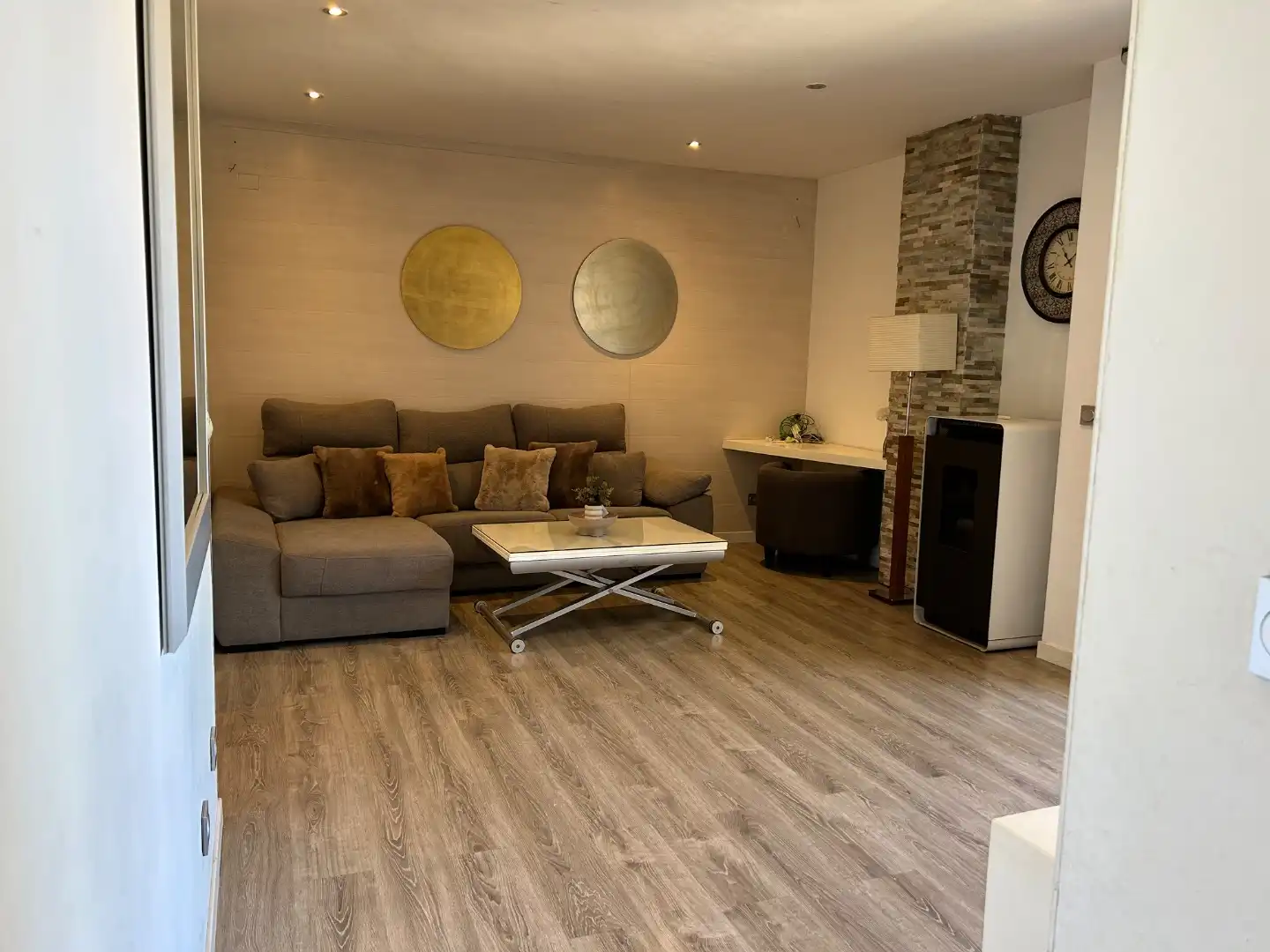 Sala de estar de Piso de alquiler en Alhendín con Aire acondicionado, Calefacción y Jardín privado