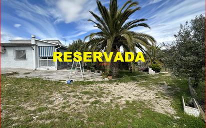 Jardí de Finca rústica en venda en La Torre de Esteban Hambrán amb Piscina