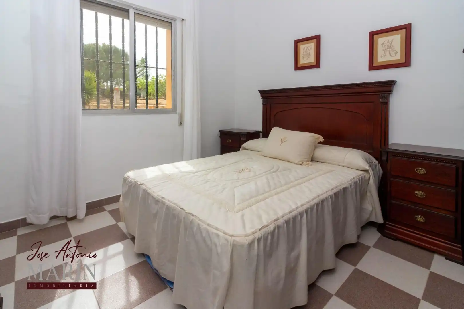 Habitación de Casa o chalet en venta en Badajoz con Aire acondicionado, Jardín privado y Piscina