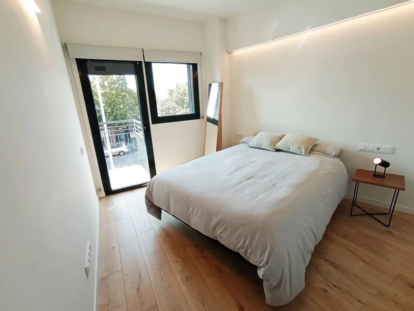 Bedroom of Flat for rent in Terrassa  with Air Conditioner, Heating and Terrace