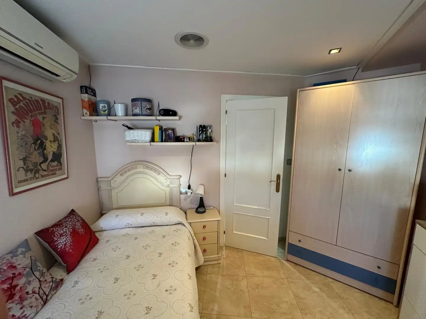 Habitación de Casa adosada en venta en Novelda con Aire acondicionado, Terraza y Trastero
