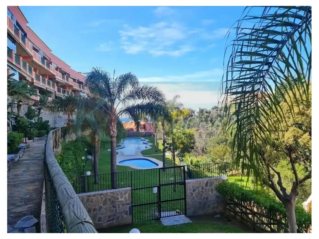 Vista exterior de Dúplex en venta en Fuengirola con Aire acondicionado, Jardín privado y Terraza