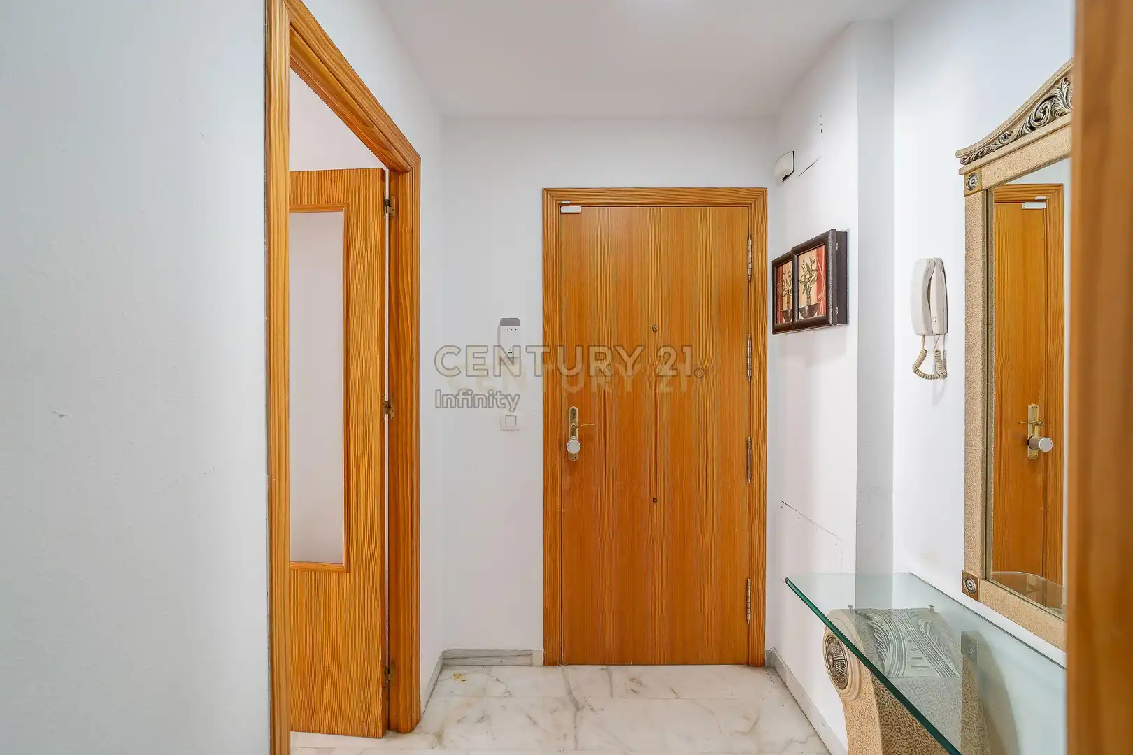 Apartamento en venta en Estepona con Jardín privado, Horno y Piscina comunitaria