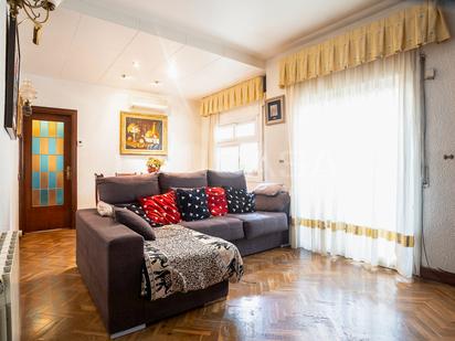 Living room of Flat for sale in L'Hospitalet de Llobregat  with Heating and Balcony