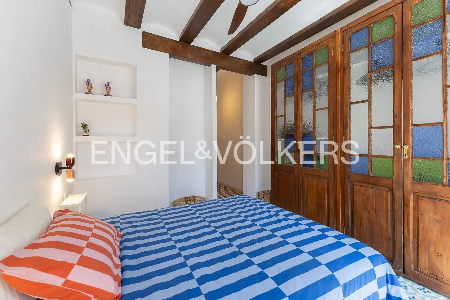 Schlafzimmer von Wohnung zur Miete in Valencia mit Heizung und Balkon