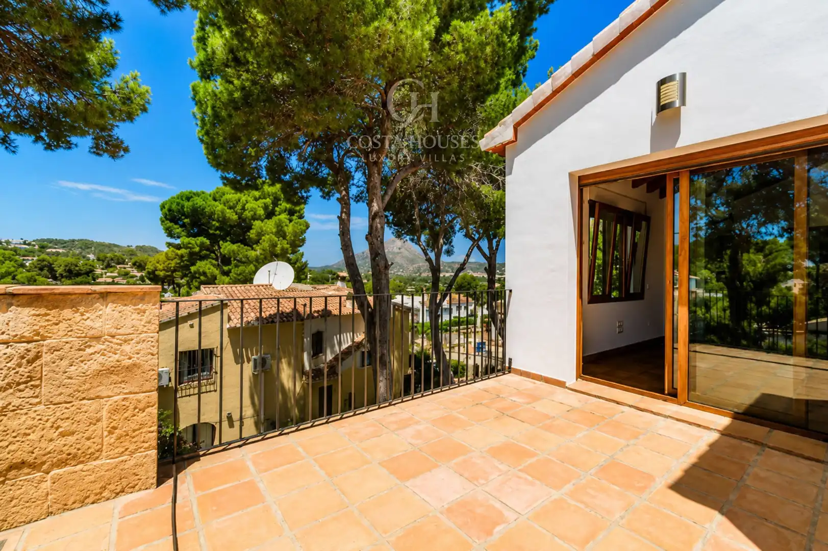 Vista exterior de Casa o xalet en venda en Jávea / Xàbia amb Calefacció, Jardí privat i Terrassa