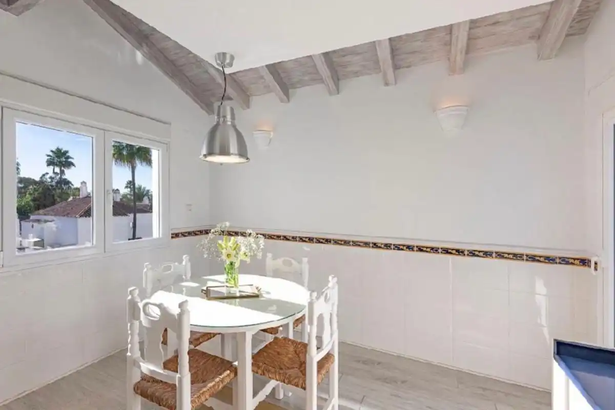 Esszimmer von Wohnung zum Verkauf in Marbella mit Klimaanlage, Heizung und Schwimmbad