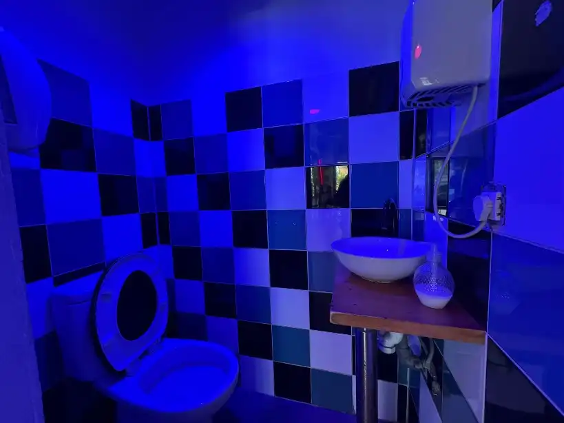 Baño de Local de alquiler en Frigiliana con Aire acondicionado, Calefacción y Terraza