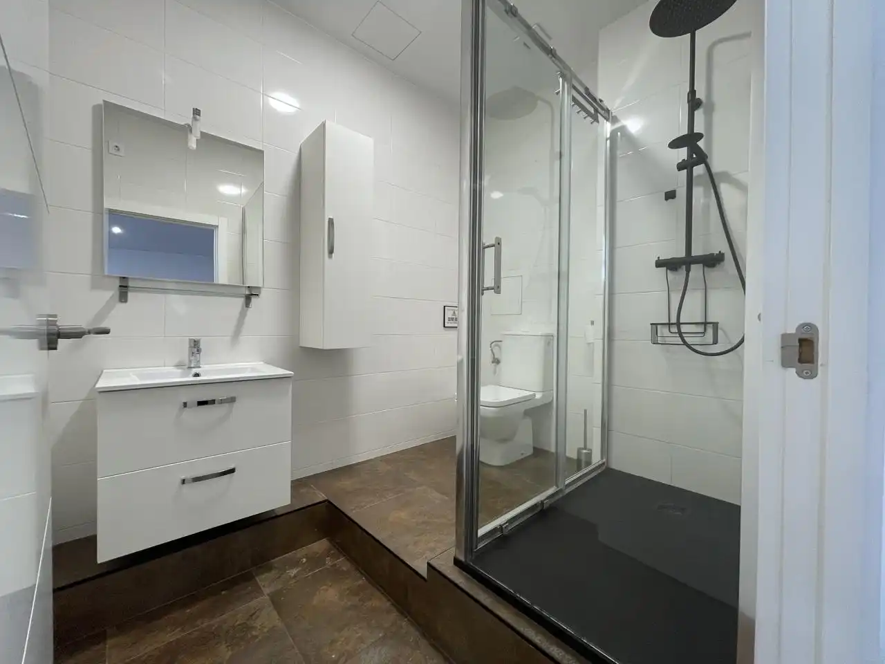 Baño de Planta baja de alquiler en A Coruña Capital  con Calefacción y Amueblado