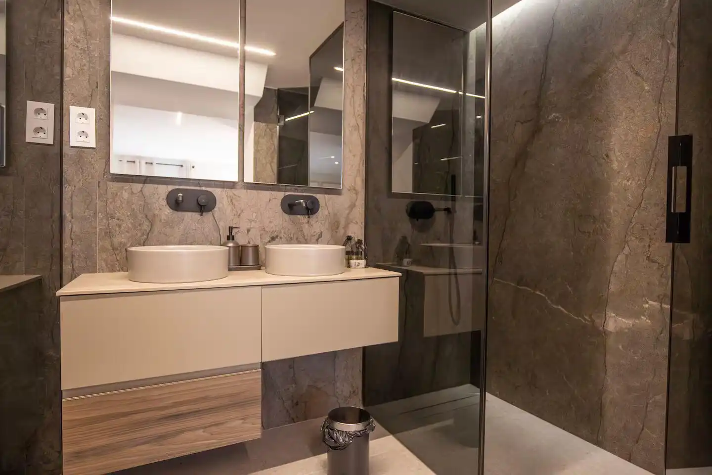 Bathroom of Apartments for rent in Cerdanyola del Vallès  with Air Conditioner and Furnished