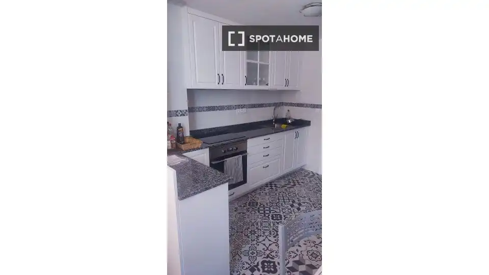 Kitchen of Flat for share in Málaga  with Air Conditioner, Terrace and Furnished